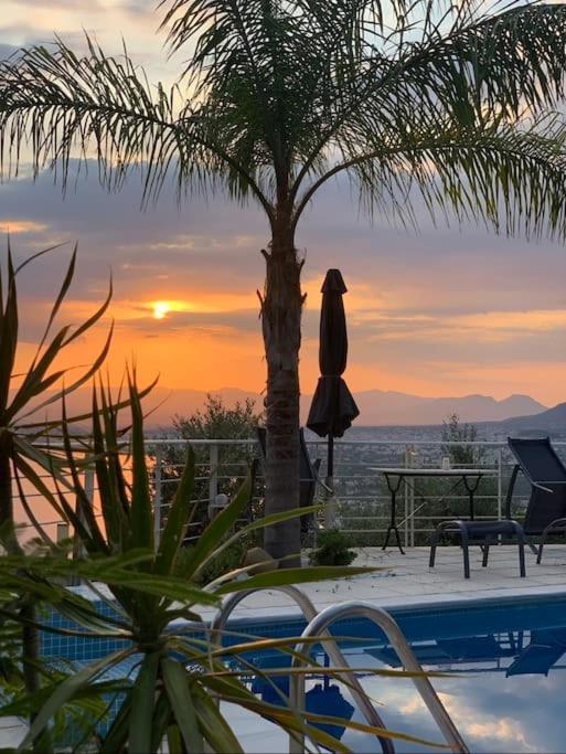 Marine'S Lux Villa:Golden Sunset Каламата Екстер'єр фото