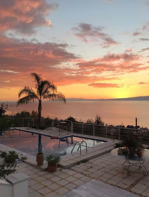 Marine'S Lux Villa:Golden Sunset Каламата Екстер'єр фото
