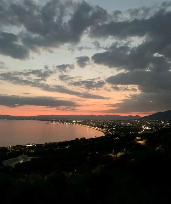 Marine'S Lux Villa:Golden Sunset Каламата Екстер'єр фото