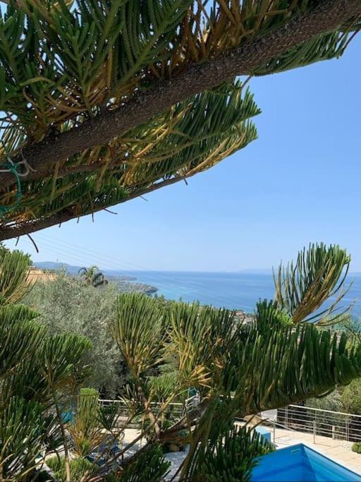 Marine'S Lux Villa:Golden Sunset Каламата Екстер'єр фото